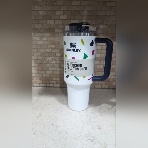 Stanley 40 oz Abstract Geo Target Exclusive H2.0 FlowState Quencher Tumbler New - Picture 2 of 6